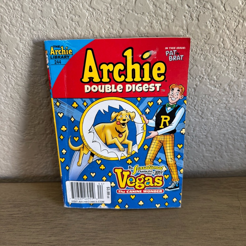 Archie Double Digest Comic Book Library 244 Pat Brat Vegas the Canine Wonder‎